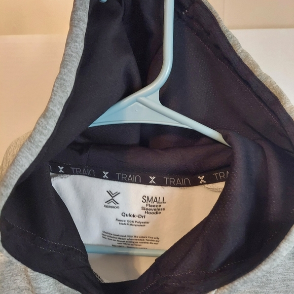 Xersion Mens Sleeveless Hoodie in Grey/Black Size Small - Picture 4 of 5